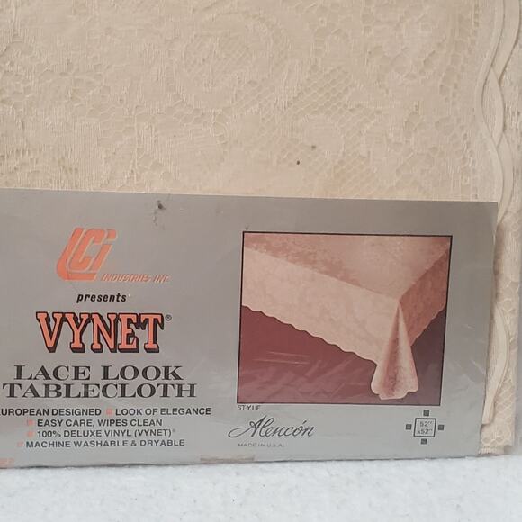 Vintage LCI Industries Vynet Lace Look Vinyl Tablecloth Alencon 52" x 52" Square - Picture 2 of 7